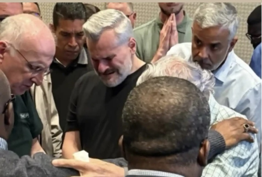 PASTOR RINALDI DIGILIO RECEBE PEDIDO DE PERDÃO DA IGREJA QUADRANGULAR INTERNACIONAL APÓS ANOS DE PERSEGUIÇÃO