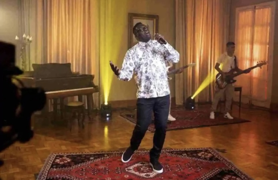 Baixista de Anderson Freire, Charles Martins lança single autoral “Final Feliz” com mensagem de esperança e superação