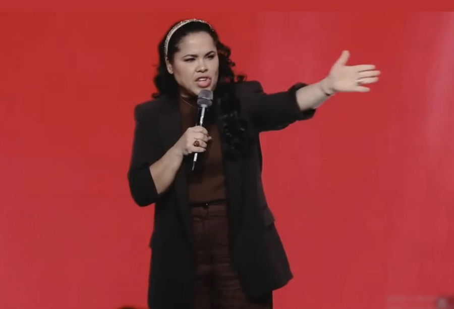 PASTORA E CANTORA CASSIANE ALERTA IGREJA BRASILEIRA SOBRE IMPORTÂNCIA DA LIBERDADE RELIGIOSA DURANTE MINISTRAÇÃO EM ALPHAVILLE