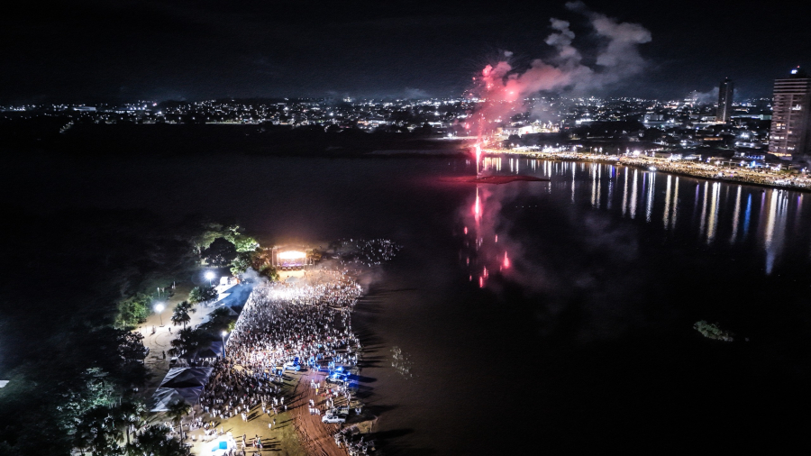 Réveillon histórico reúne multidão na Prainha da Via Lago e marca chegada de 2026 em Araguaína