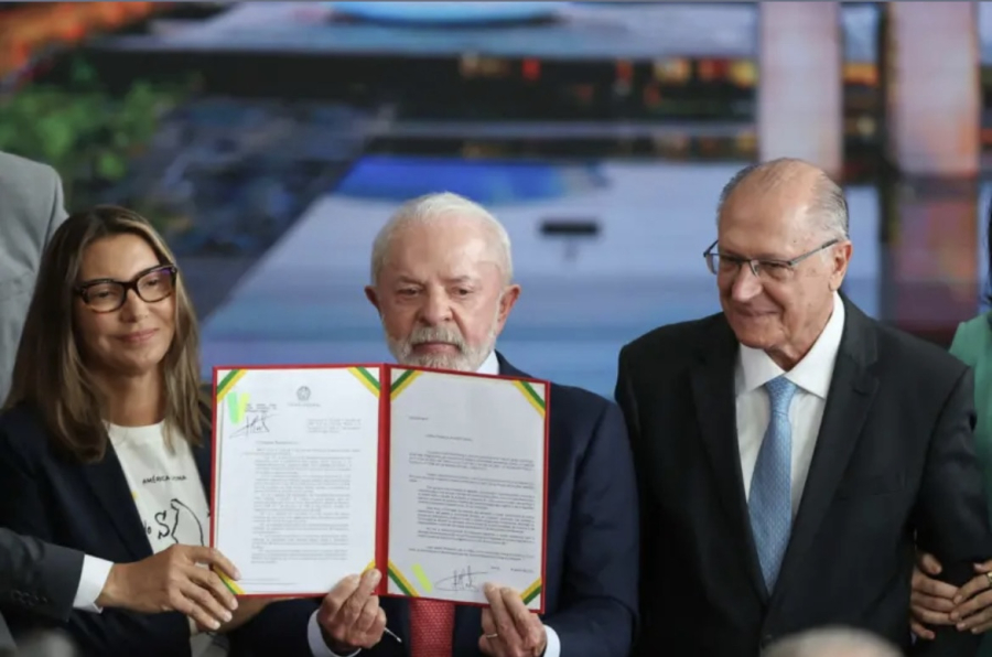  Lula veta integralmente PL da Dosimetria que poderia beneficiar réus do 8 de Janeiro