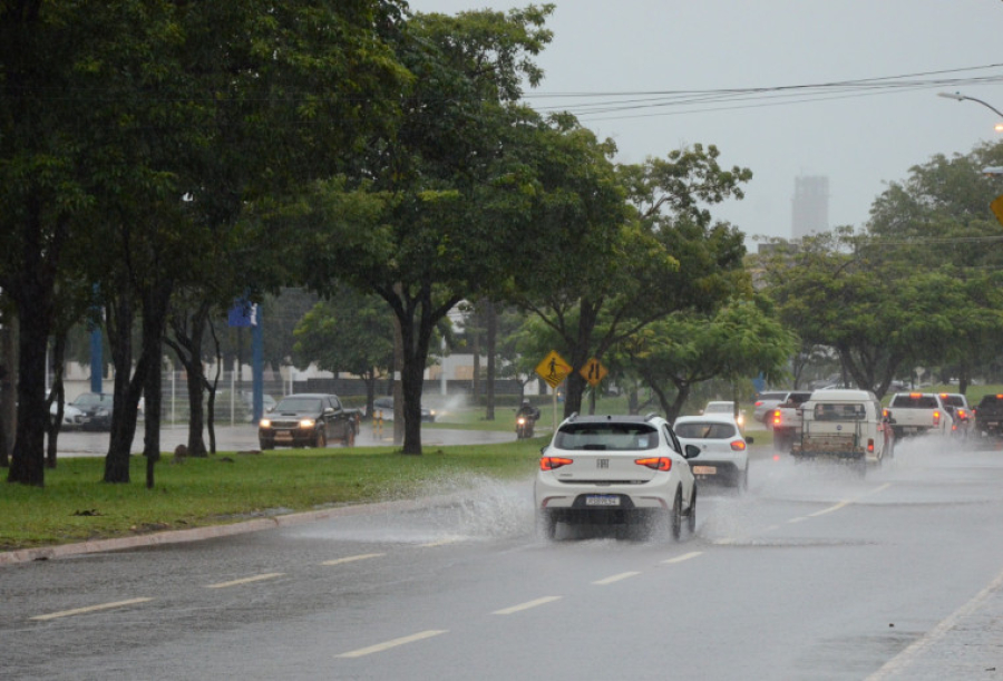 Alerta de chuvas intensas no Tocantins aumenta risco nas estradas; Detran orienta sobre perigo de pneus carecas