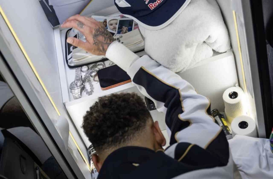 NEYMAR PUBLICA MOMENTO DE FÉ APÓS FICAR FORA DA SELEÇÃO E GERA REPERCUSSÃO NAS REDES