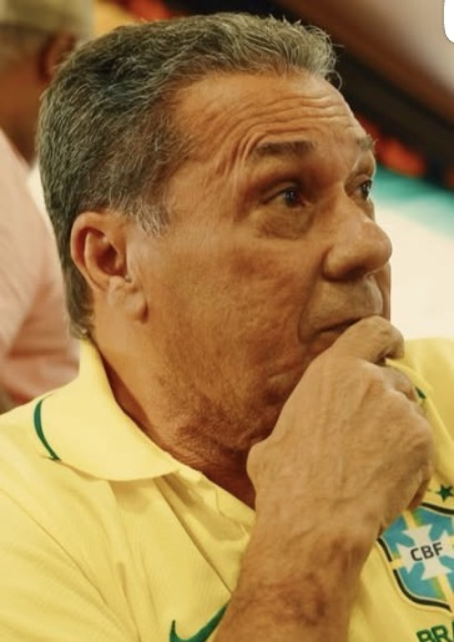 LUXEMBURGO DETONA ANCELOTTI APÓS ELIMINAÇÃO DO BRASIL E DIZ: “PERDEMOS O HEXA”