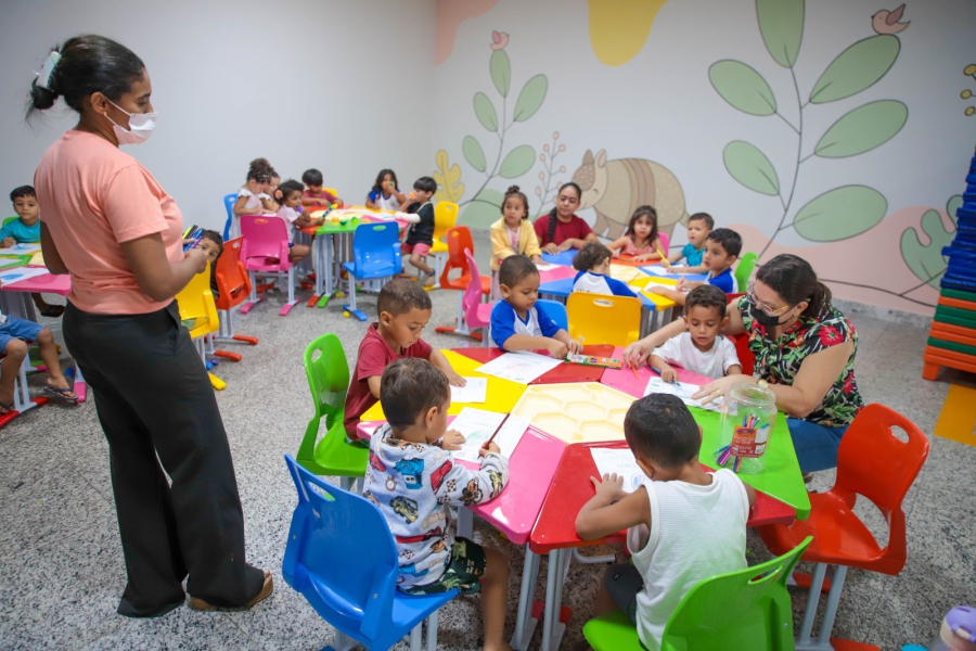 Araguaína investe R$ 7,1 milhões em móveis e equipamentos para escolas e creches em 2026