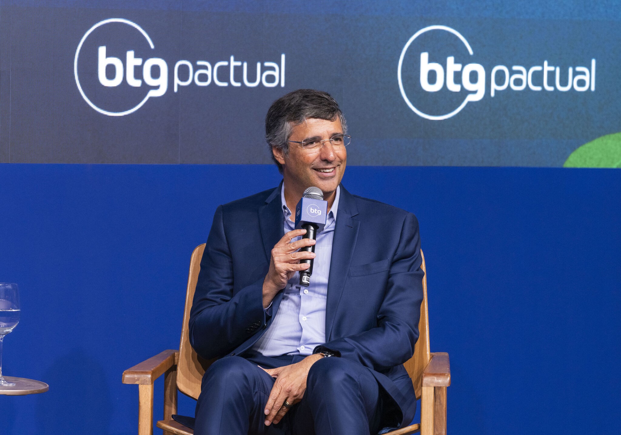 Bilionários brasileiros perdem US$ 14 bilhões após tombo do Ibovespa