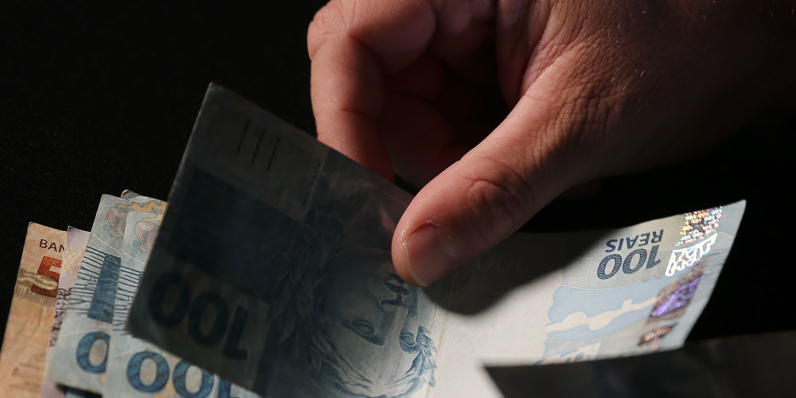 Dívida Pública sobe 0,97% em setembro e encosta em R$ 9,4 trilhões