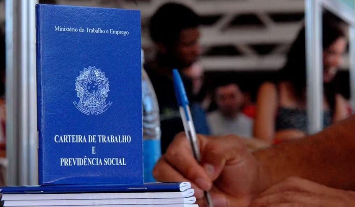Desemprego cai no Brasil e atinge menor taxa para o terceiro trimestre em 14 anos